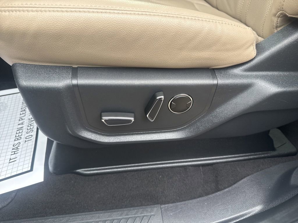 Used 2024 Ford Expedition Max Limited image 11