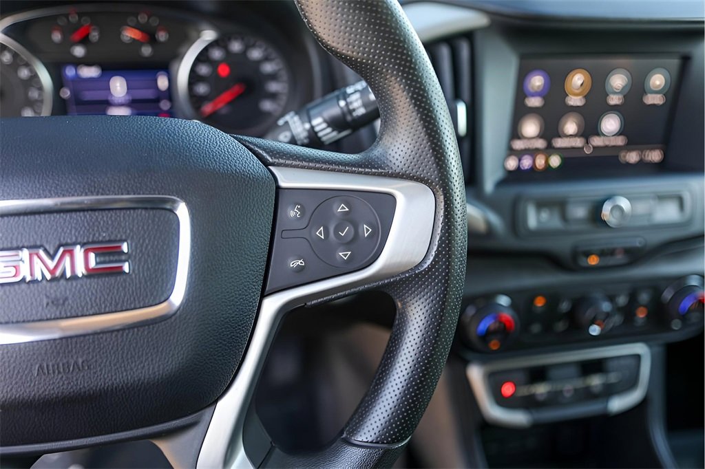 Used 2023 GMC Terrain SLE w/ Driver Convenience Package image 16
