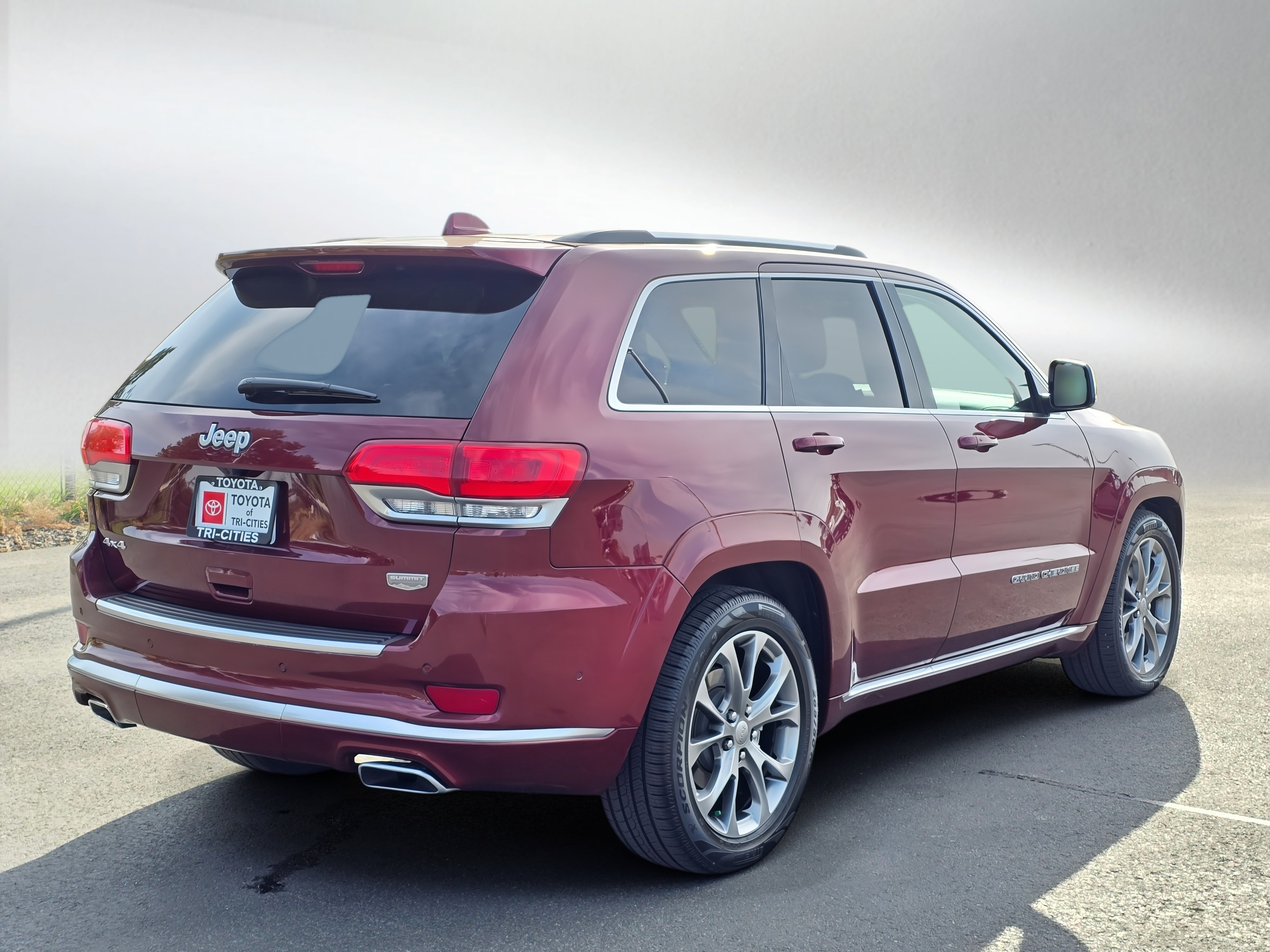 Used 2021 Jeep Grand Cherokee Summit w/ Platinum Series Group AWD/4WD image 5