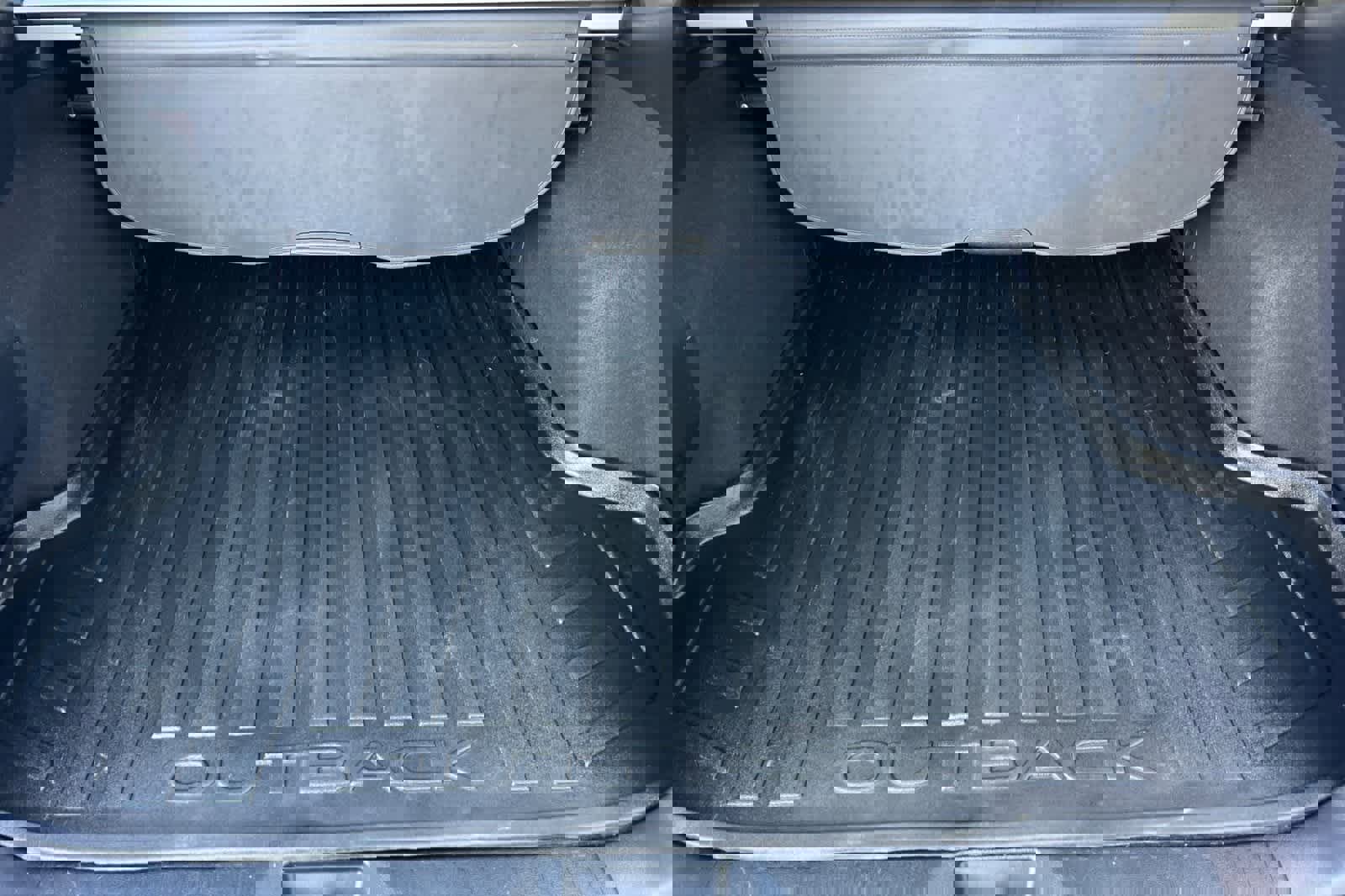 Used 2018 Subaru Outback 3.6R Touring w/ Popular Package #3 image 18