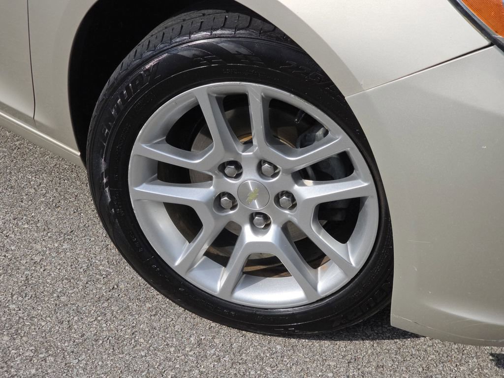 Used 2015 Chevrolet Malibu LT w/ Power Convenience Package FWD image 6