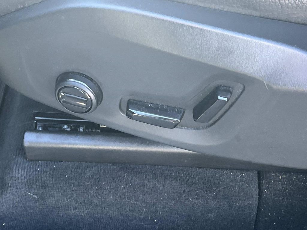 Used 2023 Volvo XC90 B6 Plus image 22