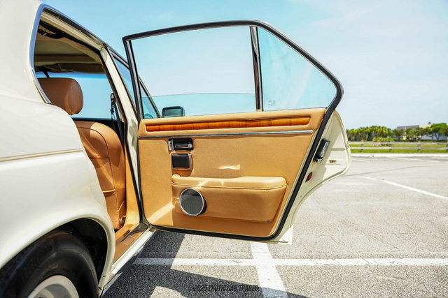 Used 1987 Jaguar XJ6 RWD image 33