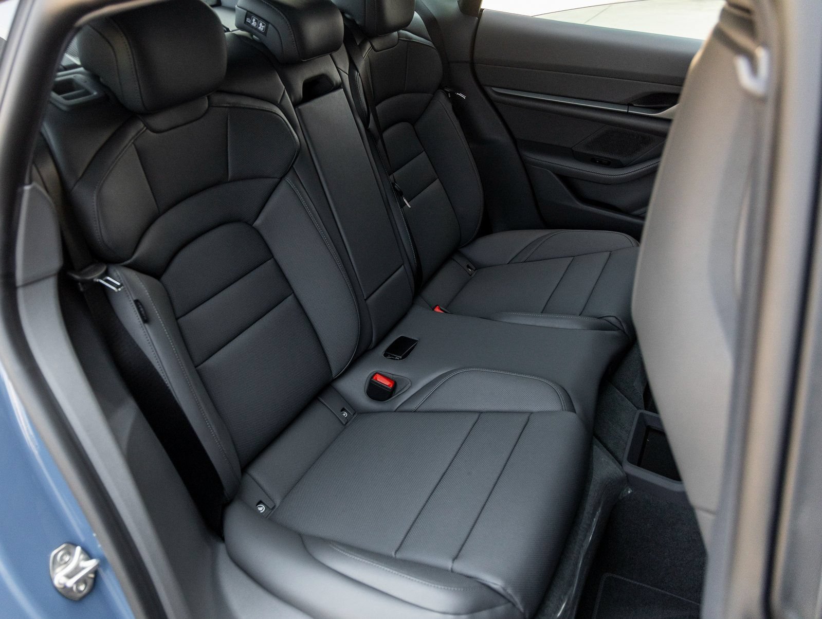 Certified 2025 Porsche Taycan AWD/4WD image 37