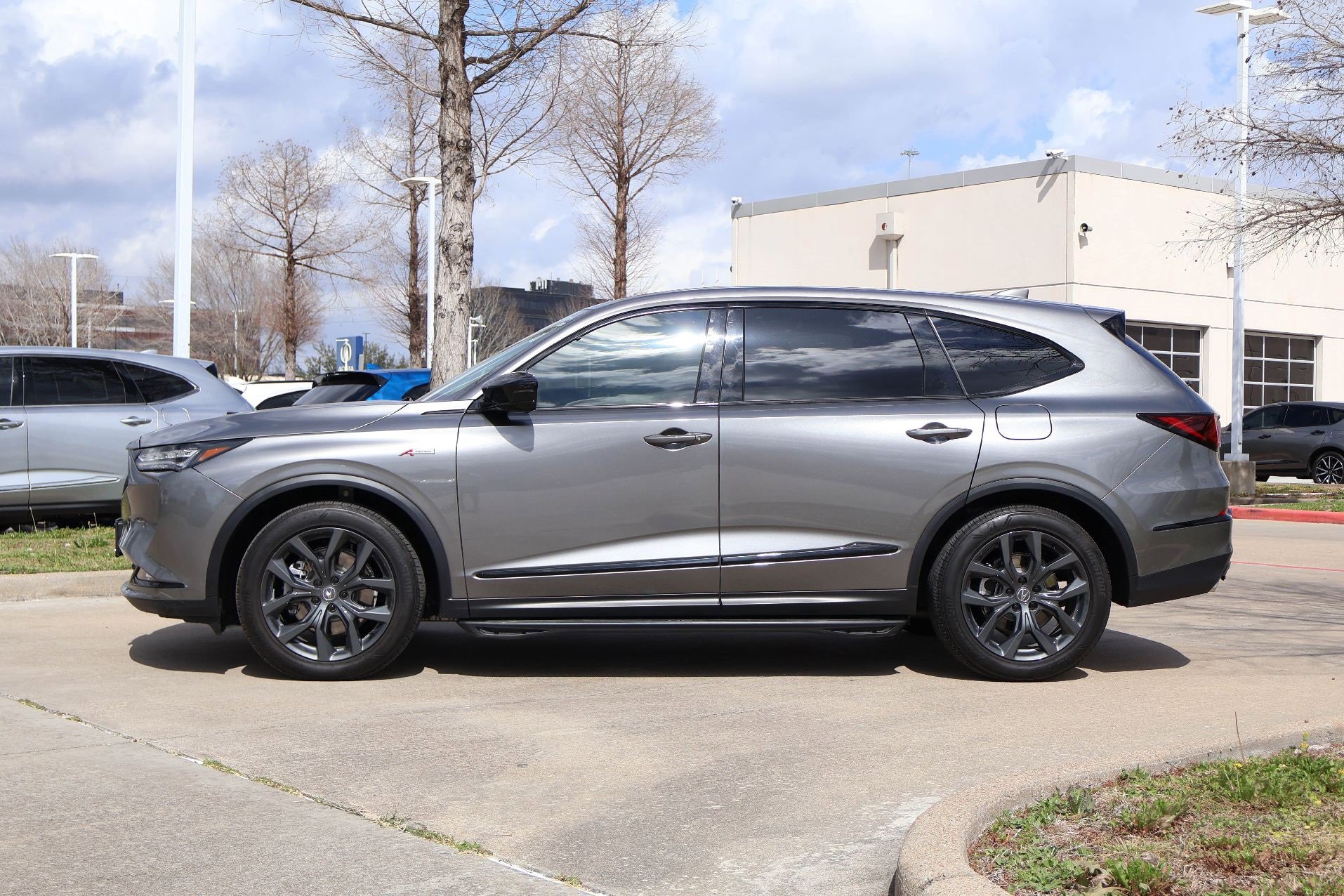 Certified 2023 Acura MDX A-Spec image 3