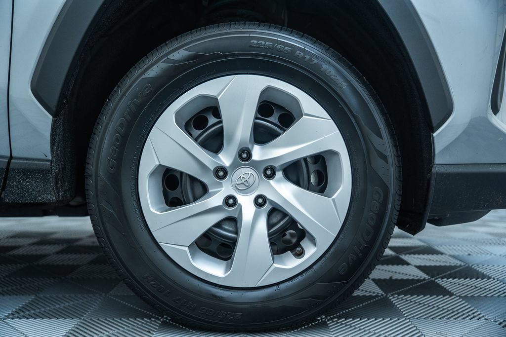 Certified 2025 Toyota RAV4 LE FWD image 16