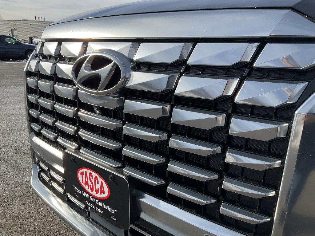 Used 2023 Hyundai Palisade Calligraphy w/ Cargo Package image 24