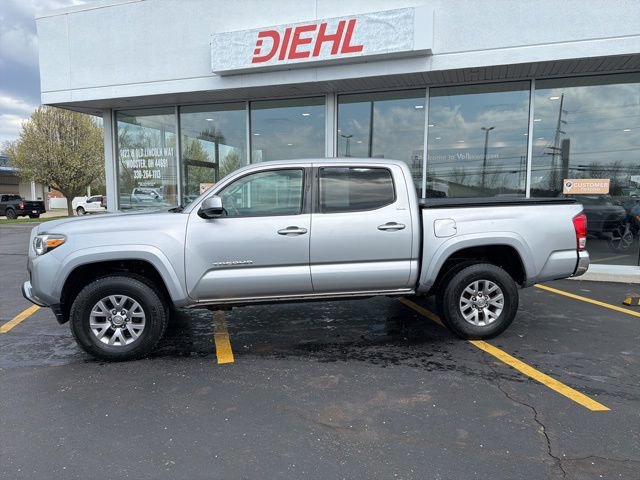 Used 2017 Toyota Tacoma SR5 image 2