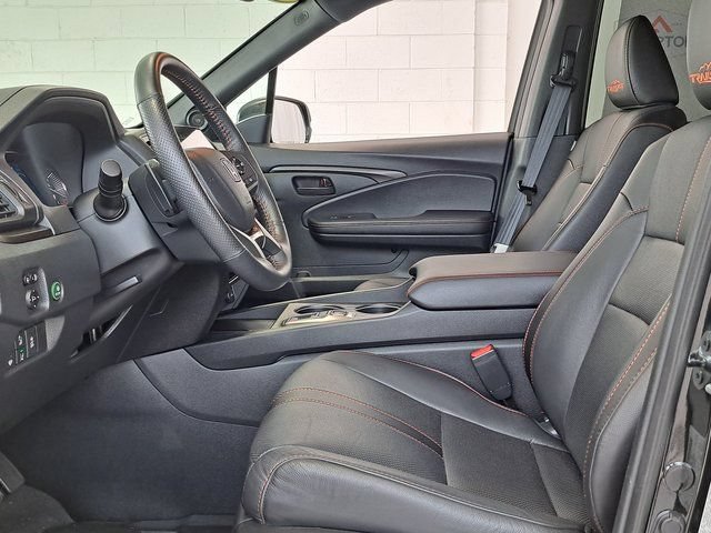Used 2025 Honda Passport TrailSport image 24
