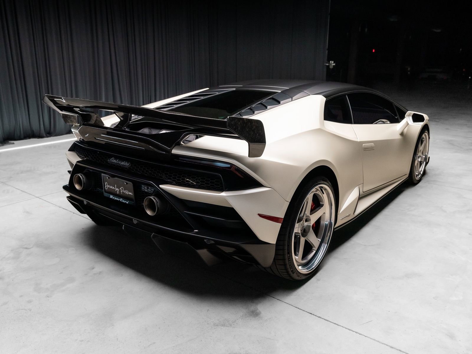 Used 2021 Lamborghini Huracan EVO image 38