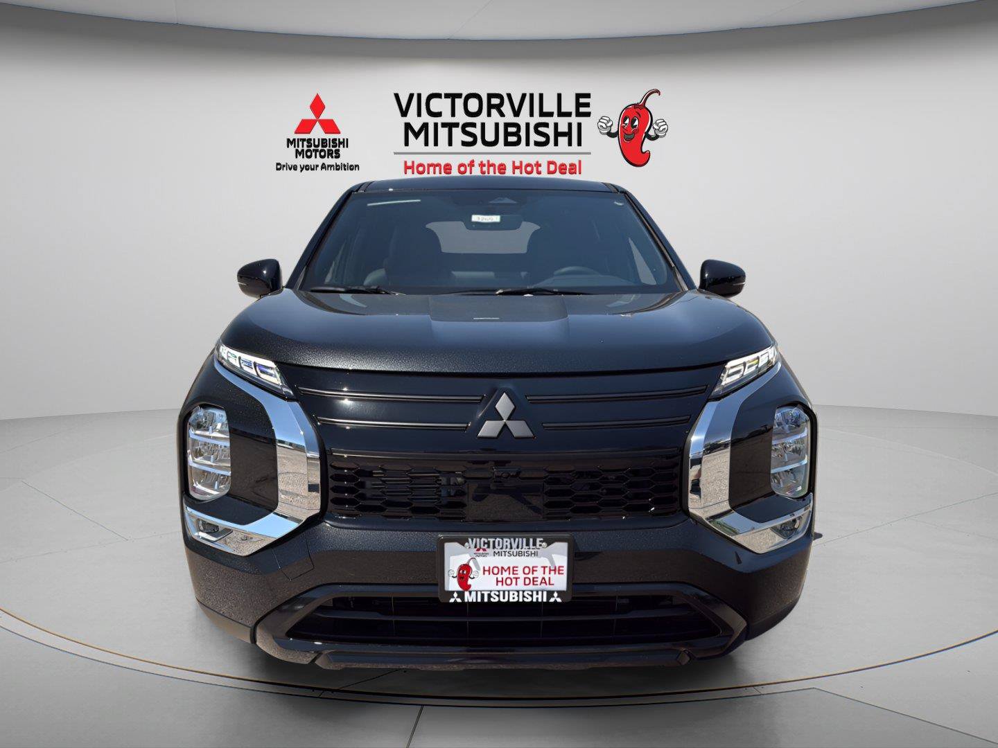 New 2026 Mitsubishi Outlander LE FWD image 2