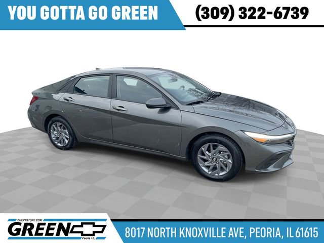 Used 2024 Hyundai Elantra SEL image 1