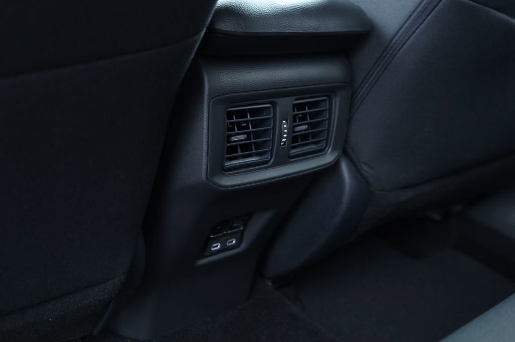 Used 2025 Toyota RAV4 XLE image 17