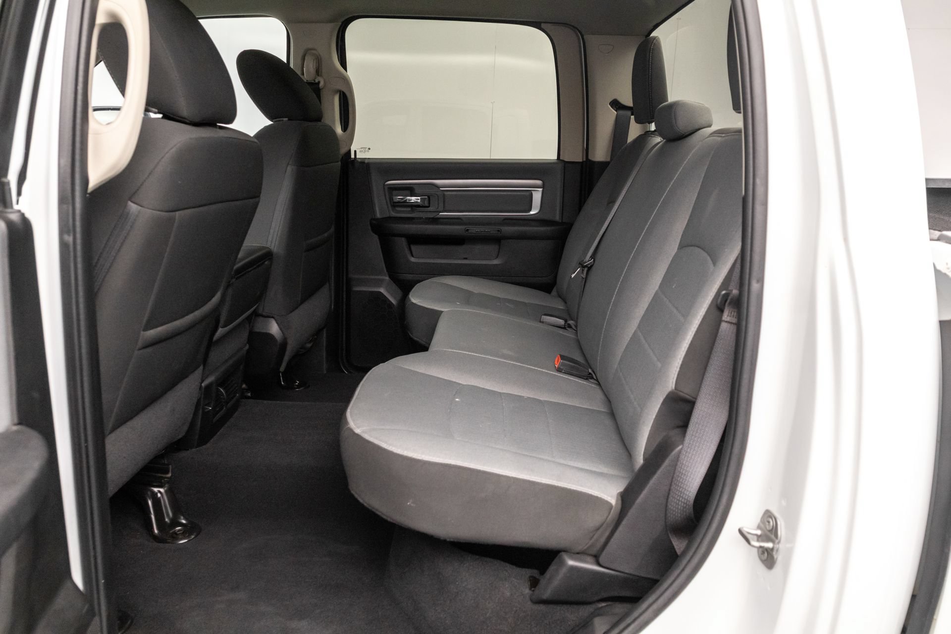 Used 2022 RAM 1500 Classic SLT w/ Electronics Group AWD/4WD image 31