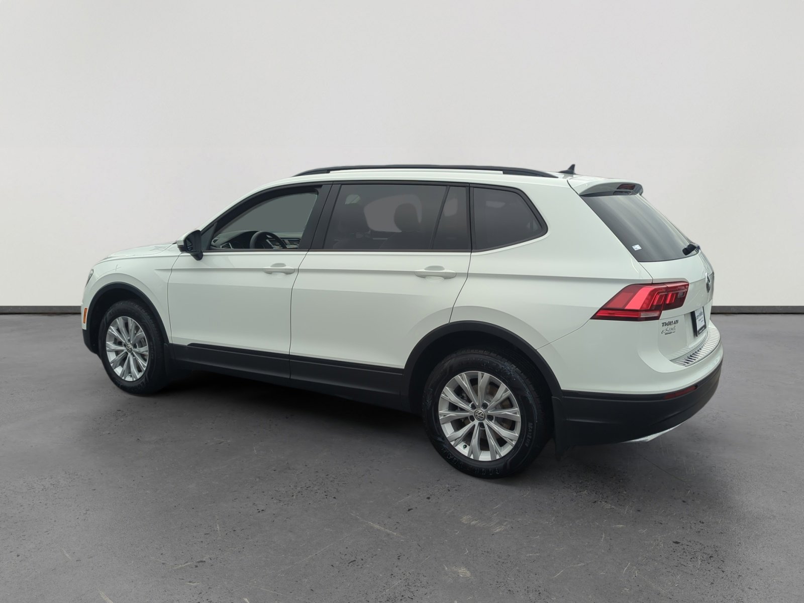 Used 2020 Volkswagen Tiguan S image 3
