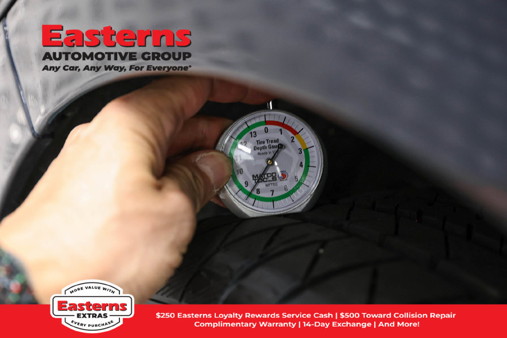Used 2023 Chrysler Pacifica Touring-L w/ S Appearance Package FWD image 29