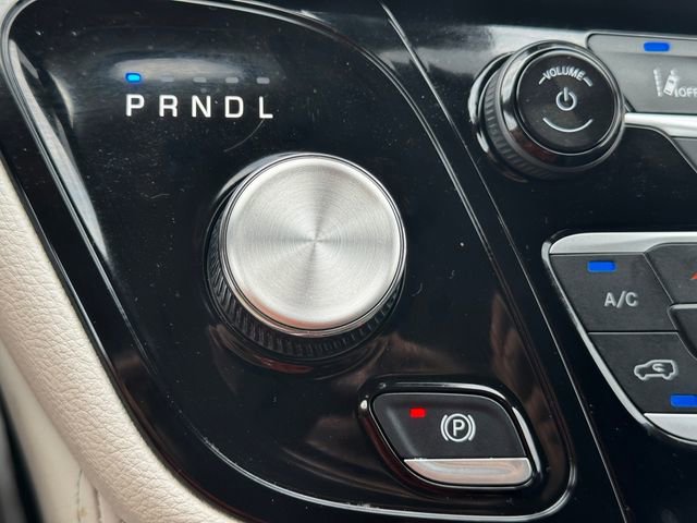 Certified 2023 Chrysler Pacifica Limited image 39