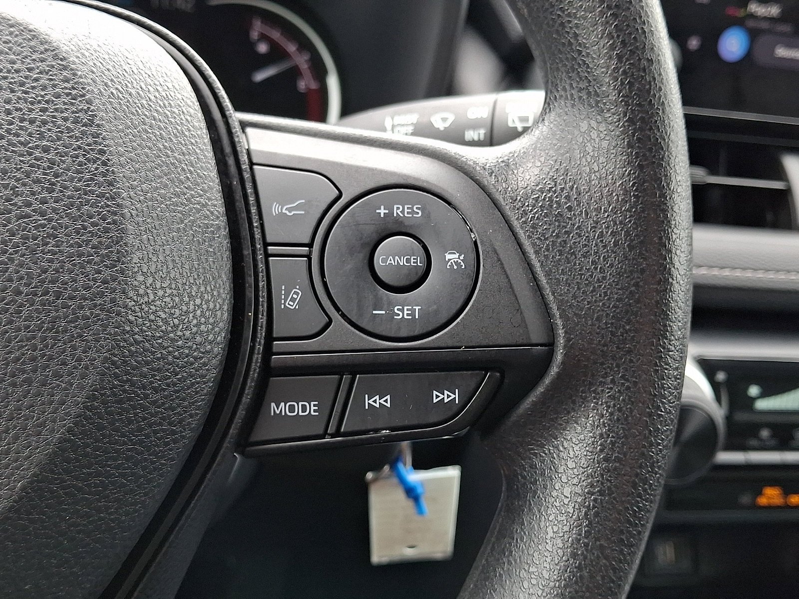 Used 2023 Toyota RAV4 LE AWD/4WD image 23