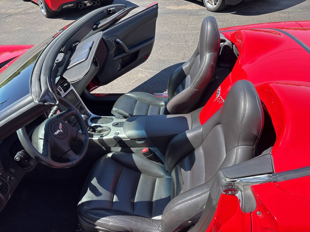 Used 2005 Chevrolet Corvette Convertible w/ Preferred Equipment Group RWD image 14