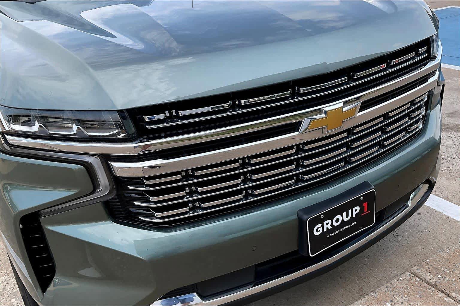 Used 2023 Chevrolet Suburban Premier RWD image 28