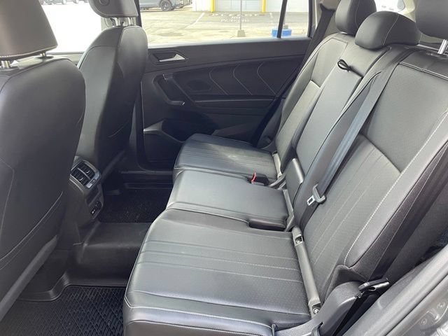Used 2022 Volkswagen Tiguan SE AWD/4WD image 43