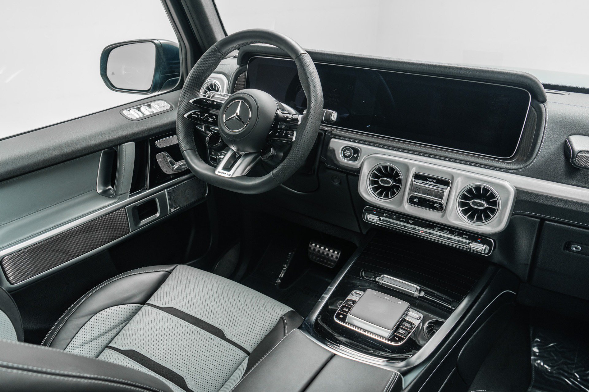 Used 2025 Mercedes-Benz G 63 AMG 4MATIC image 29