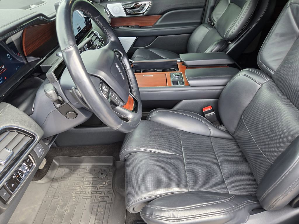 Used 2023 Lincoln Navigator Reserve w/ Equipment Group 201A image 8