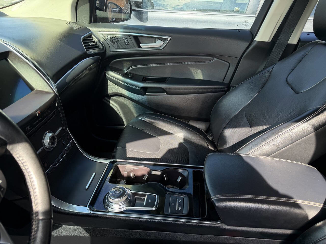 Used 2019 Ford Edge Titanium w/ Equipment Group 301A image 22
