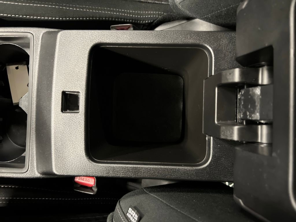 Used 2024 Mitsubishi Outlander ES image 25