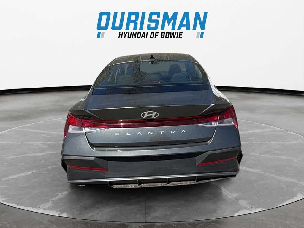 New 2026 Hyundai Elantra SE FWD image 5