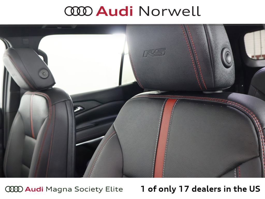 Used 2024 Chevrolet Traverse RS image 19