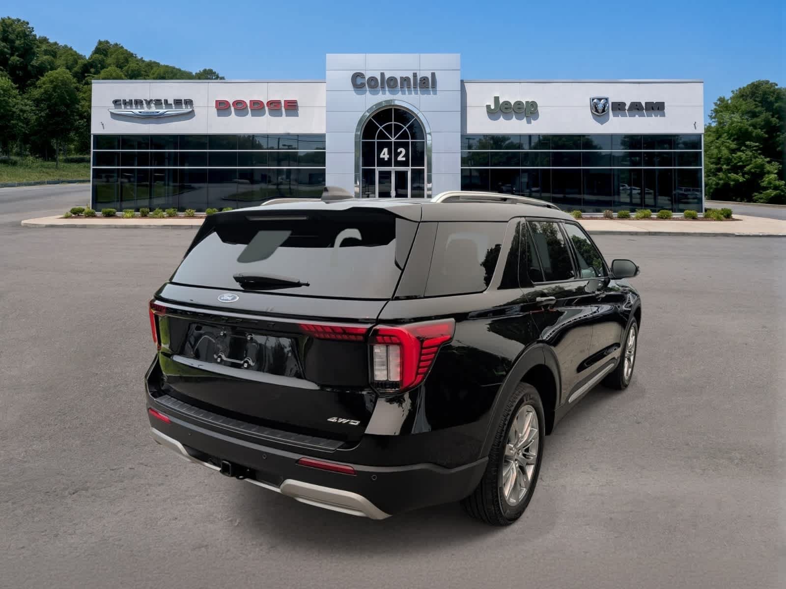 Used 2025 Ford Explorer Platinum AWD/4WD image 6