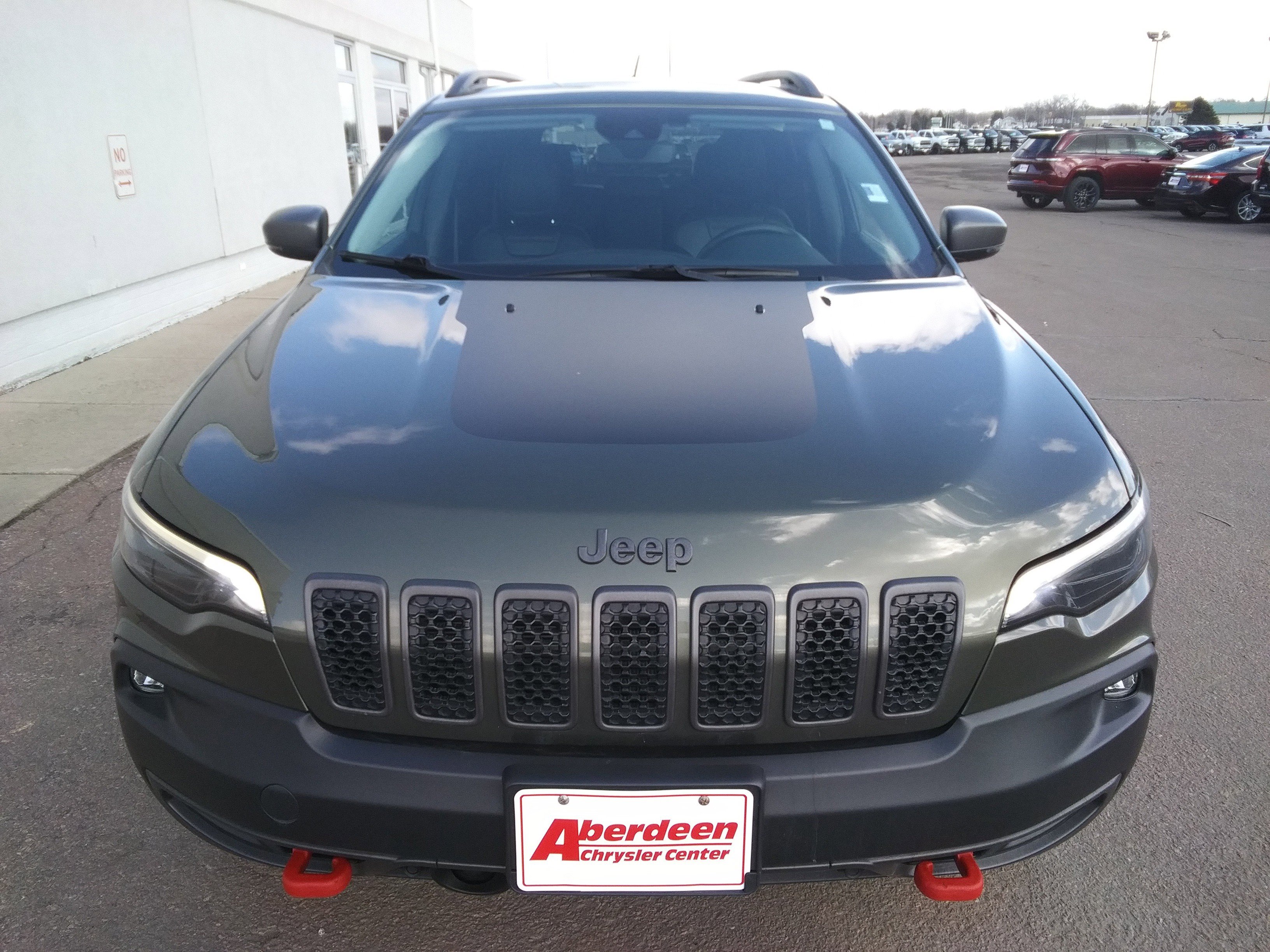 Used 2021 Jeep Cherokee Trailhawk image 3
