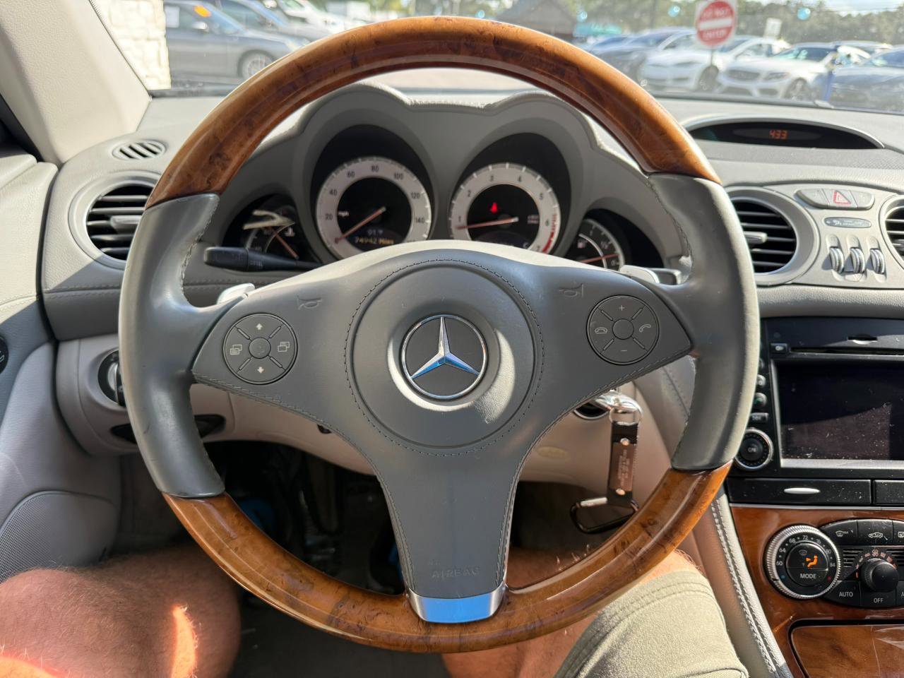 Used 2012 Mercedes-Benz SL 550 image 39