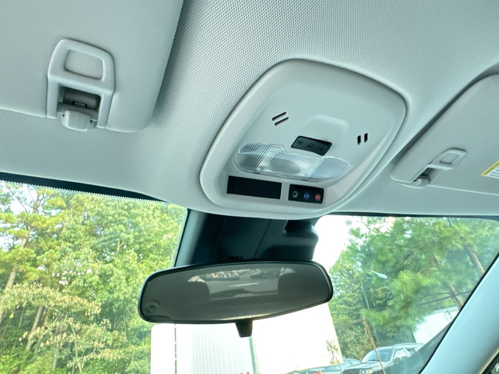 New 2026 Chevrolet Trax LT w/ LT Convenience Package FWD image 19