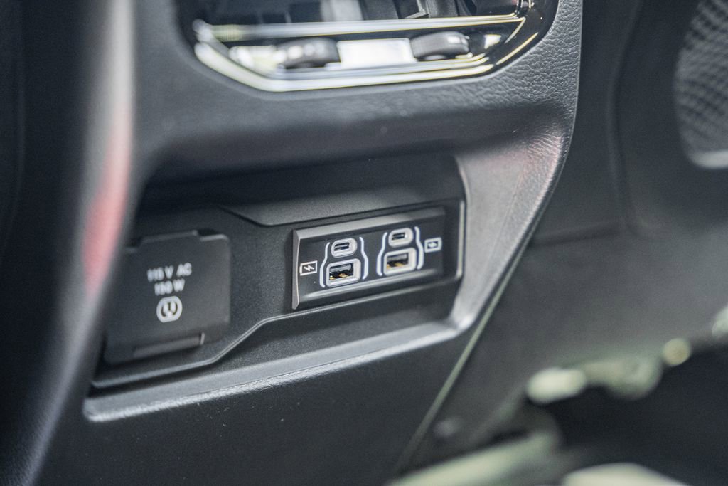 New 2025 Jeep Grand Cherokee Laredo X w/ Luxury Tech Group I image 32