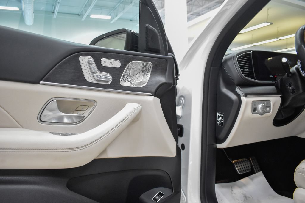 Certified 2025 Mercedes-Benz GLS 580 4MATIC image 15
