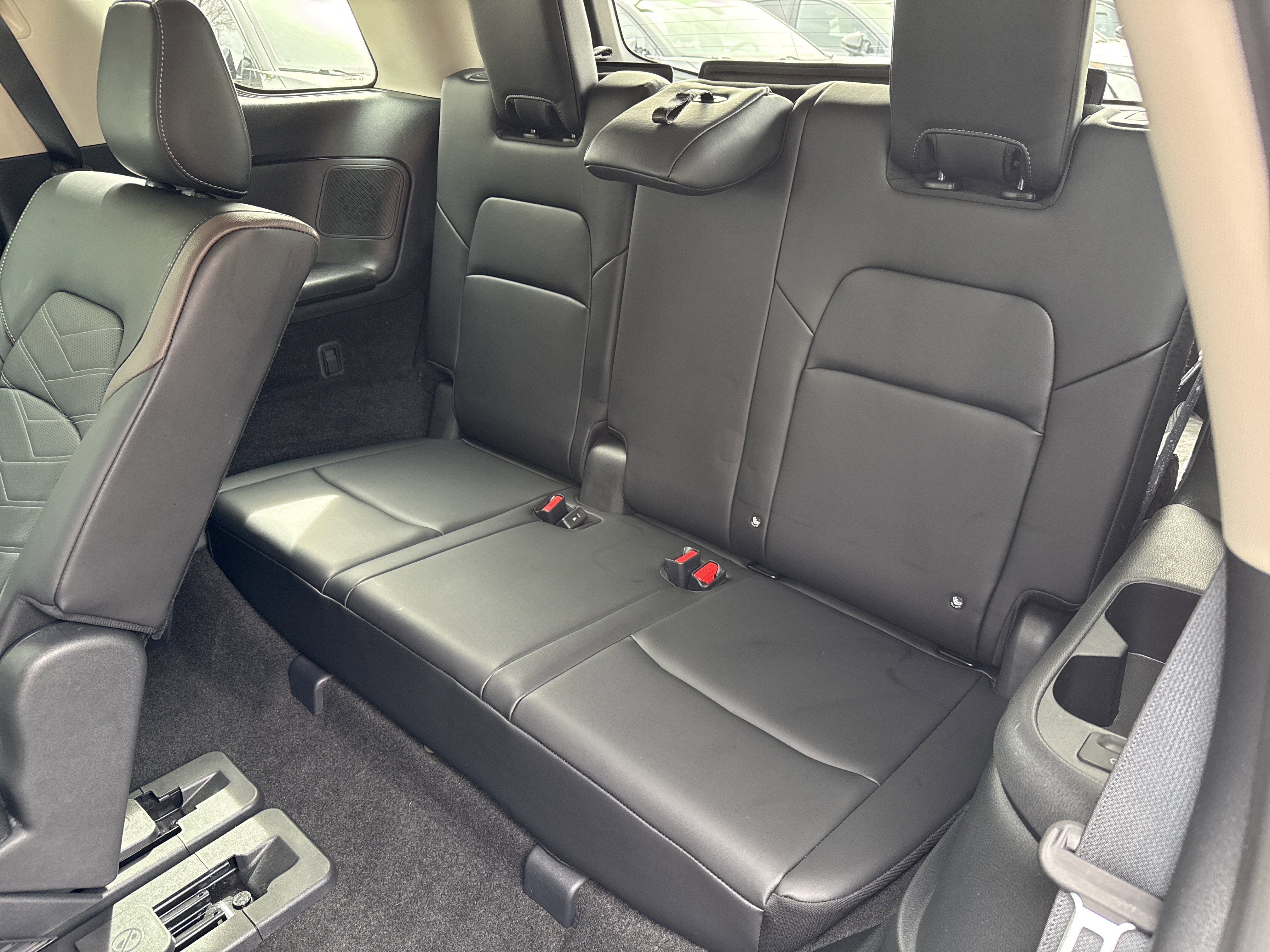 Certified 2024 Nissan Pathfinder Platinum w/ Cargo Package AWD/4WD image 18