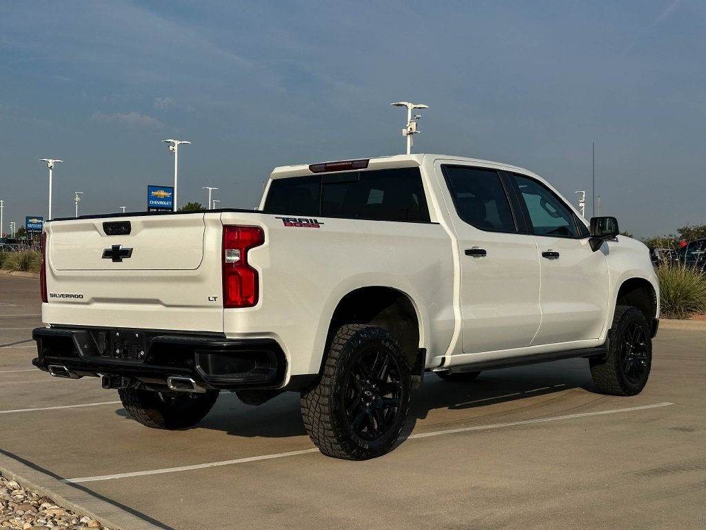 Used 2025 Chevrolet Silverado 1500 LT Trail Boss w/ LT Trail Boss Premium Package AWD/4WD image 3