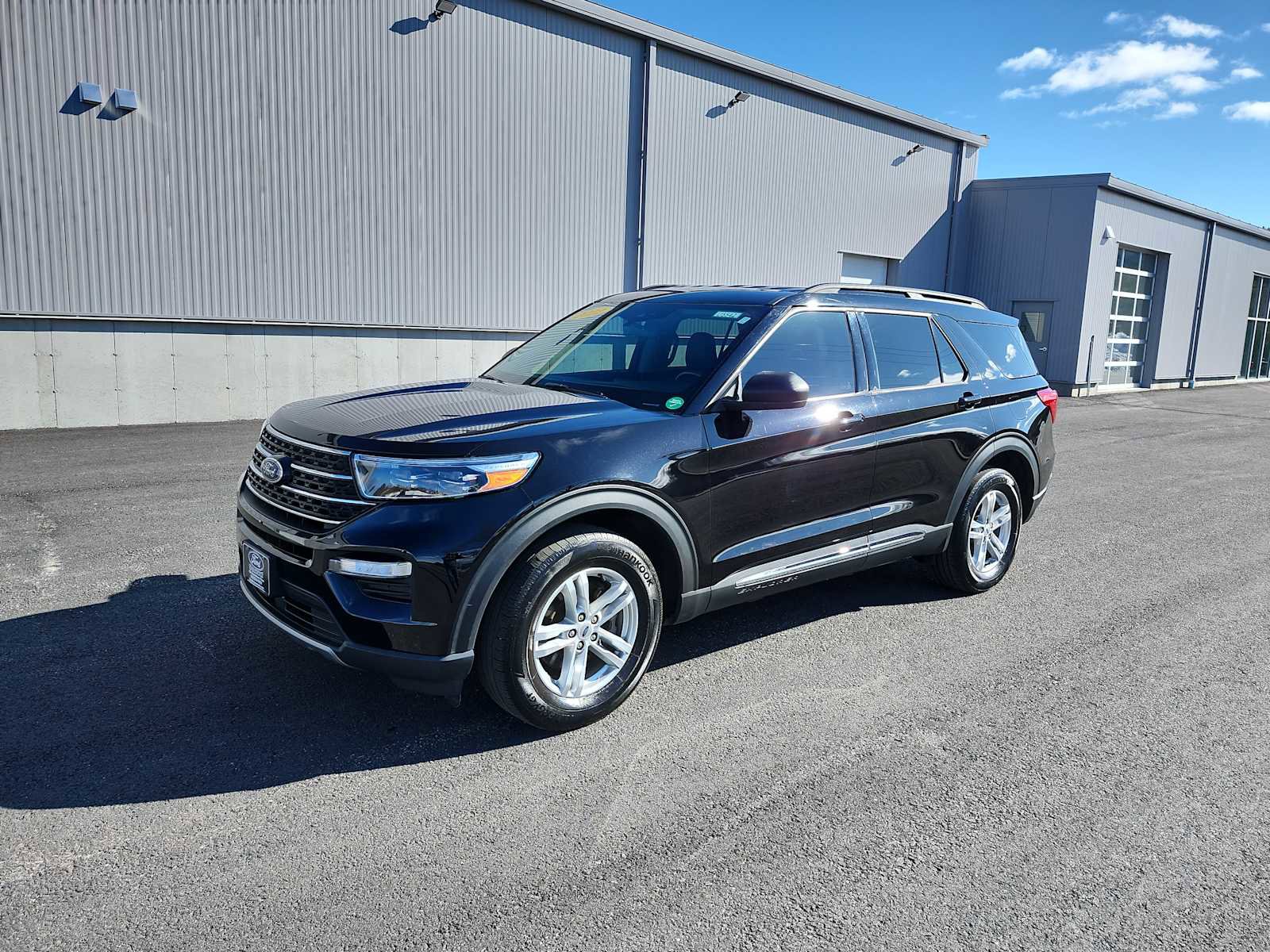 Used 2022 Ford Explorer XLT w/ Equipment Group 202A image 1