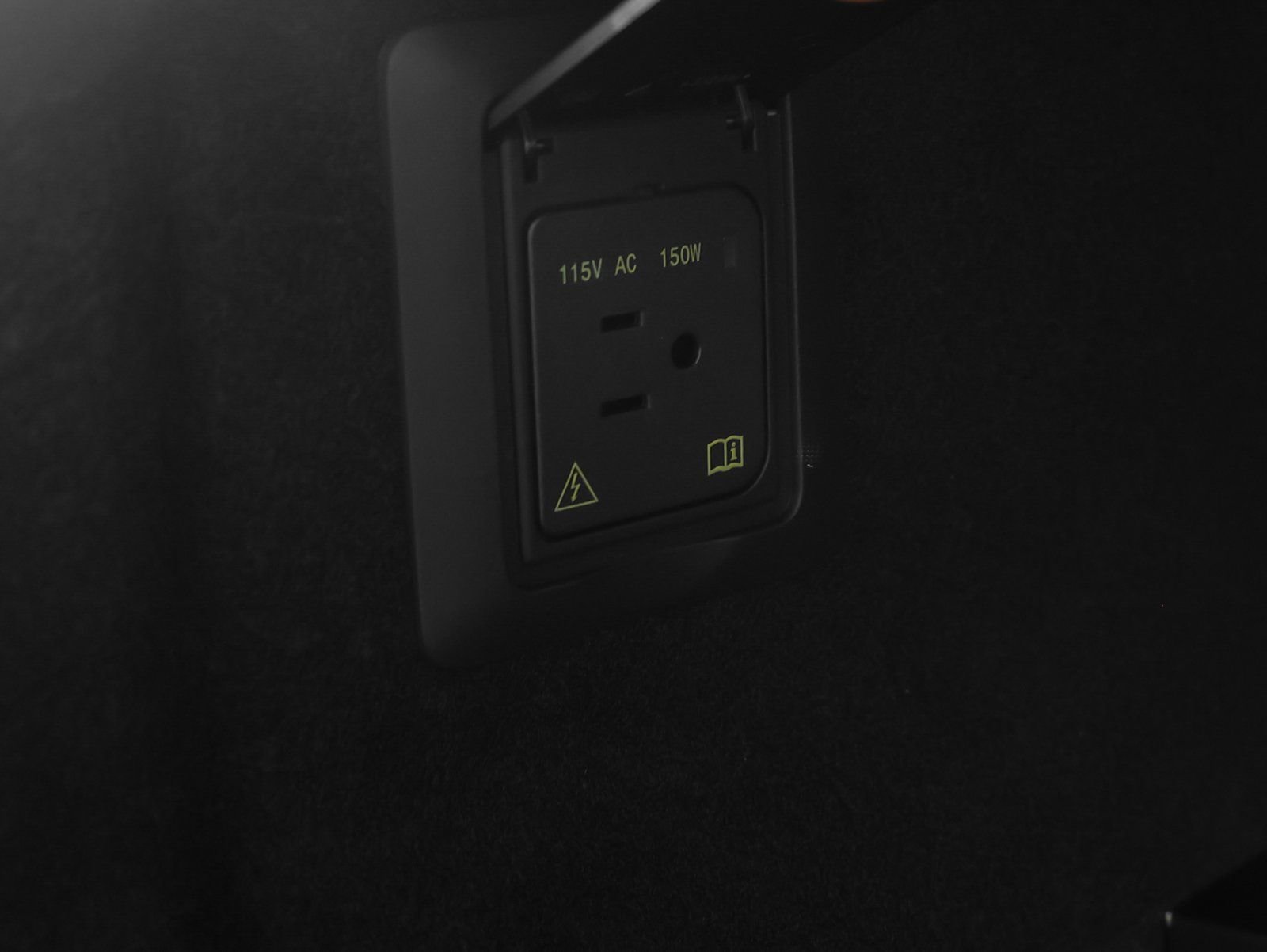 New 2026 Porsche Macan 4 Electric image 20