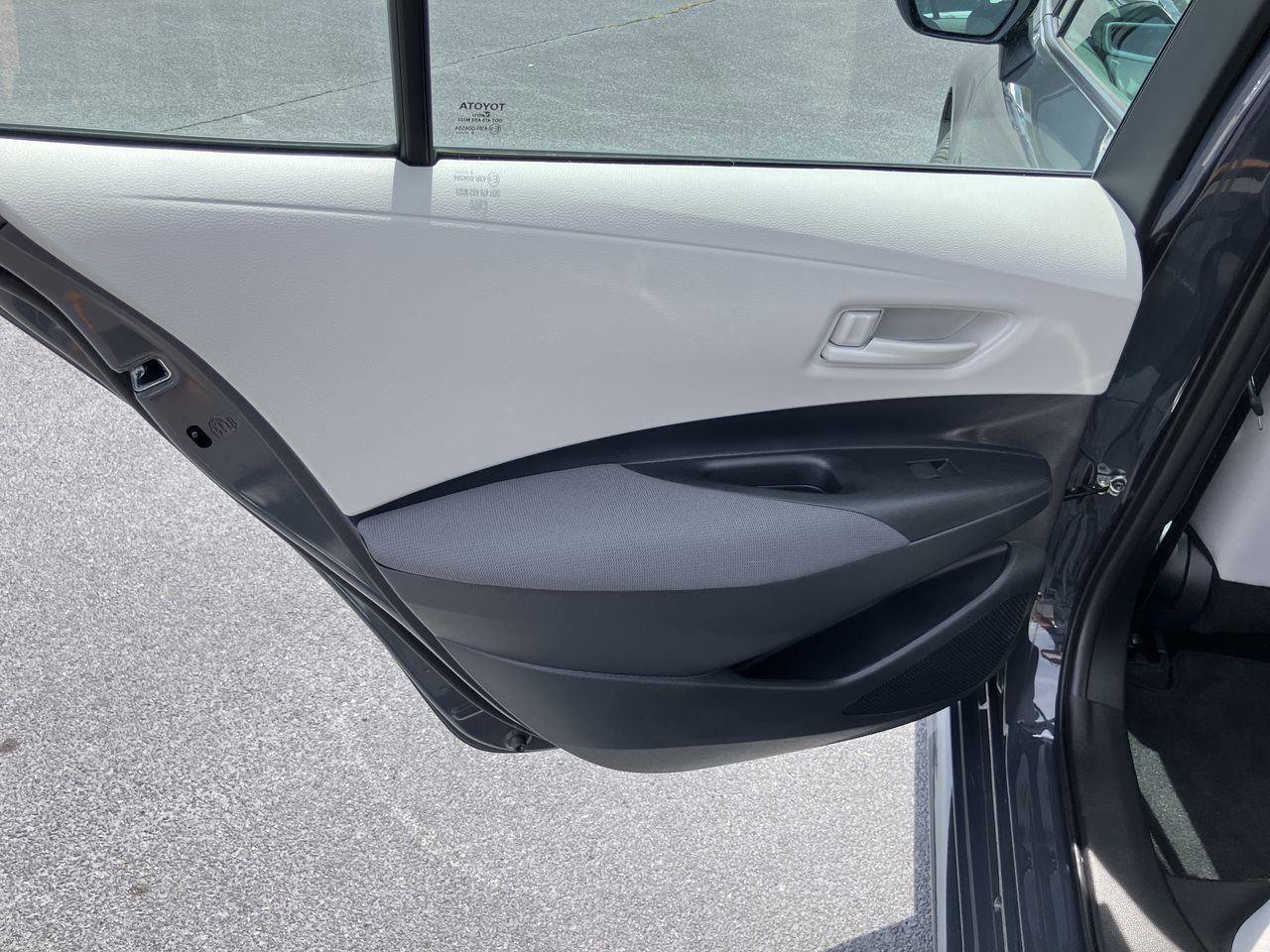 Used 2025 Toyota Corolla LE FWD image 21