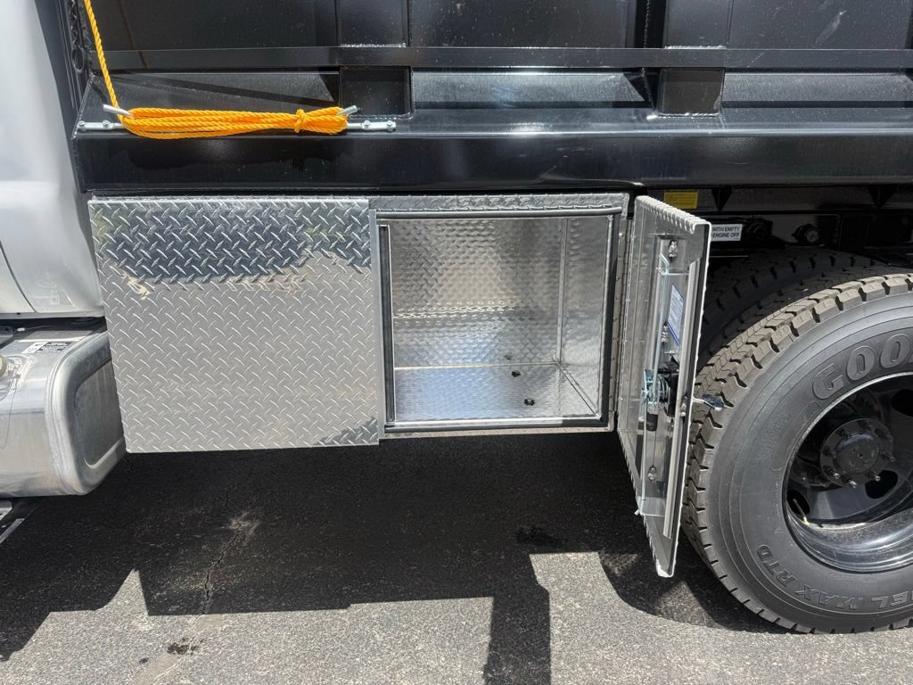 New 2025 Ford F750 2WD Regular Cab Super Duty image 34