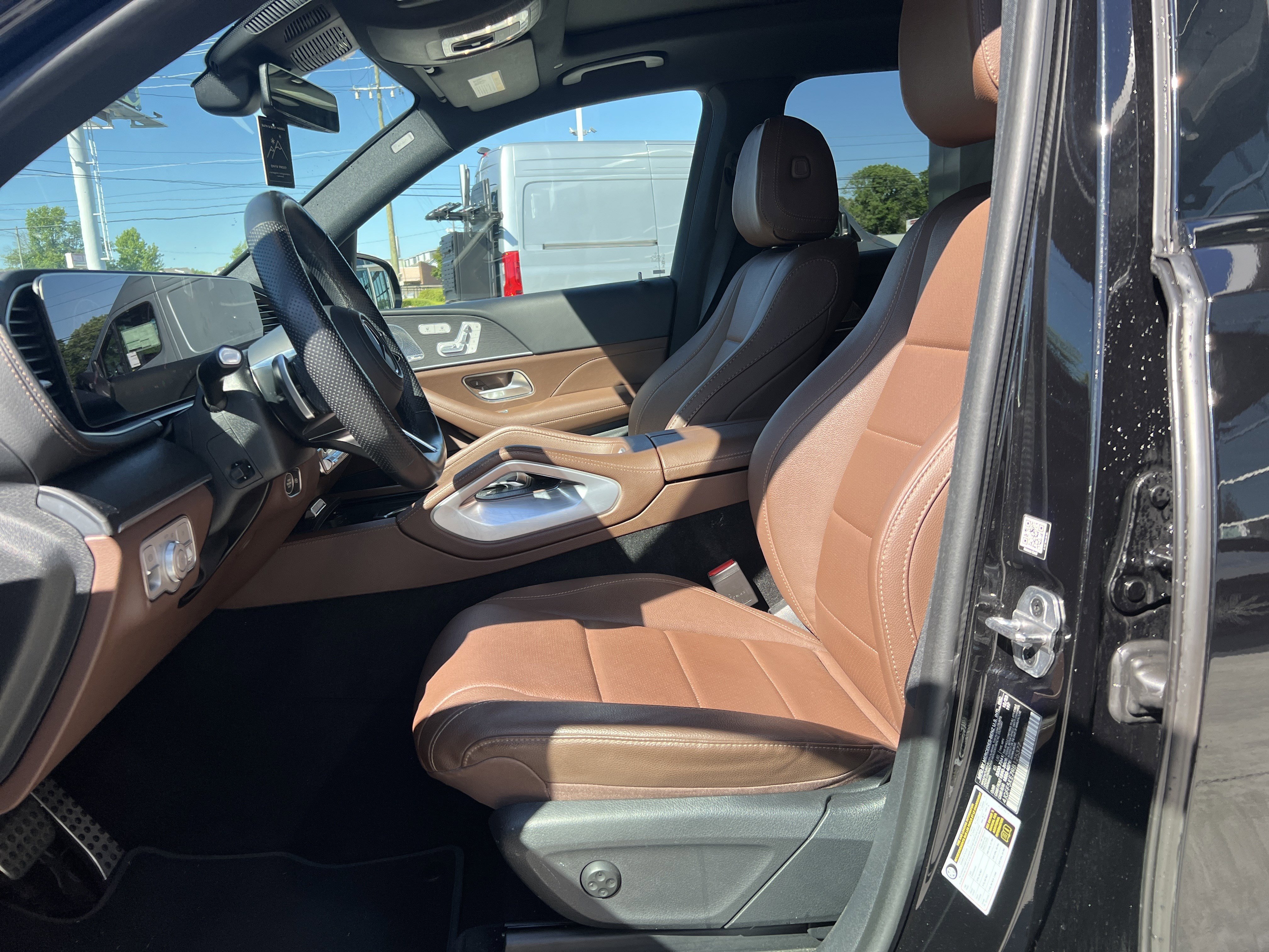 Used 2024 Mercedes-Benz GLS 450 4MATIC image 15