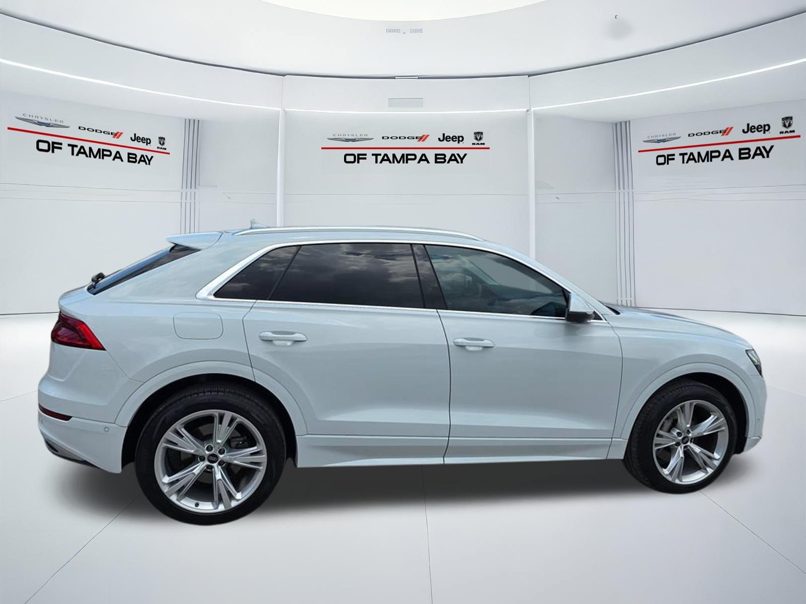 Used 2023 Audi Q8 Prestige AWD/4WD image 7