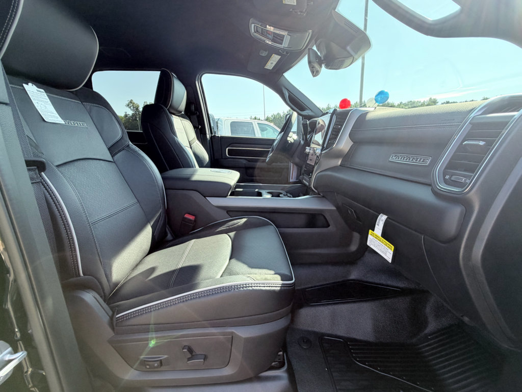 New 2026 RAM 5500 4x4 Crew Cab w/ Laramie Trim Package image 20