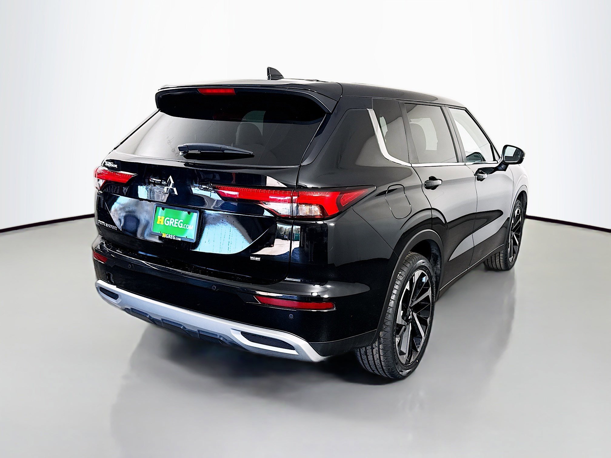 Used 2024 Mitsubishi Outlander SE Black Edition image 10