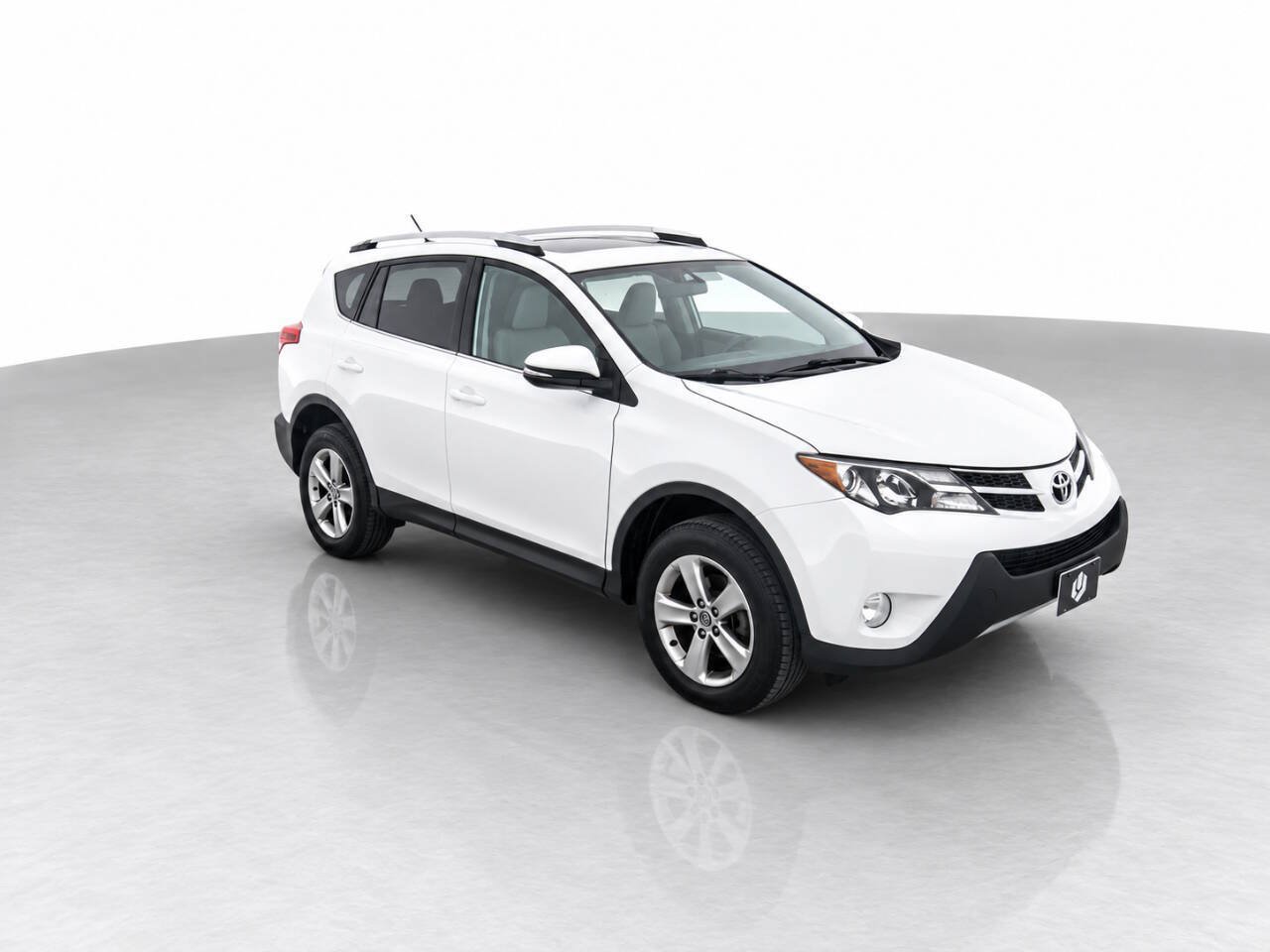 Used 2015 Toyota RAV4 XLE AWD/4WD image 3