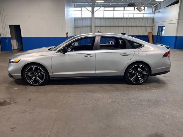 Used 2025 Honda Accord Sport image 6