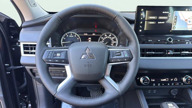 New 2026 Mitsubishi Outlander SE FWD image 16